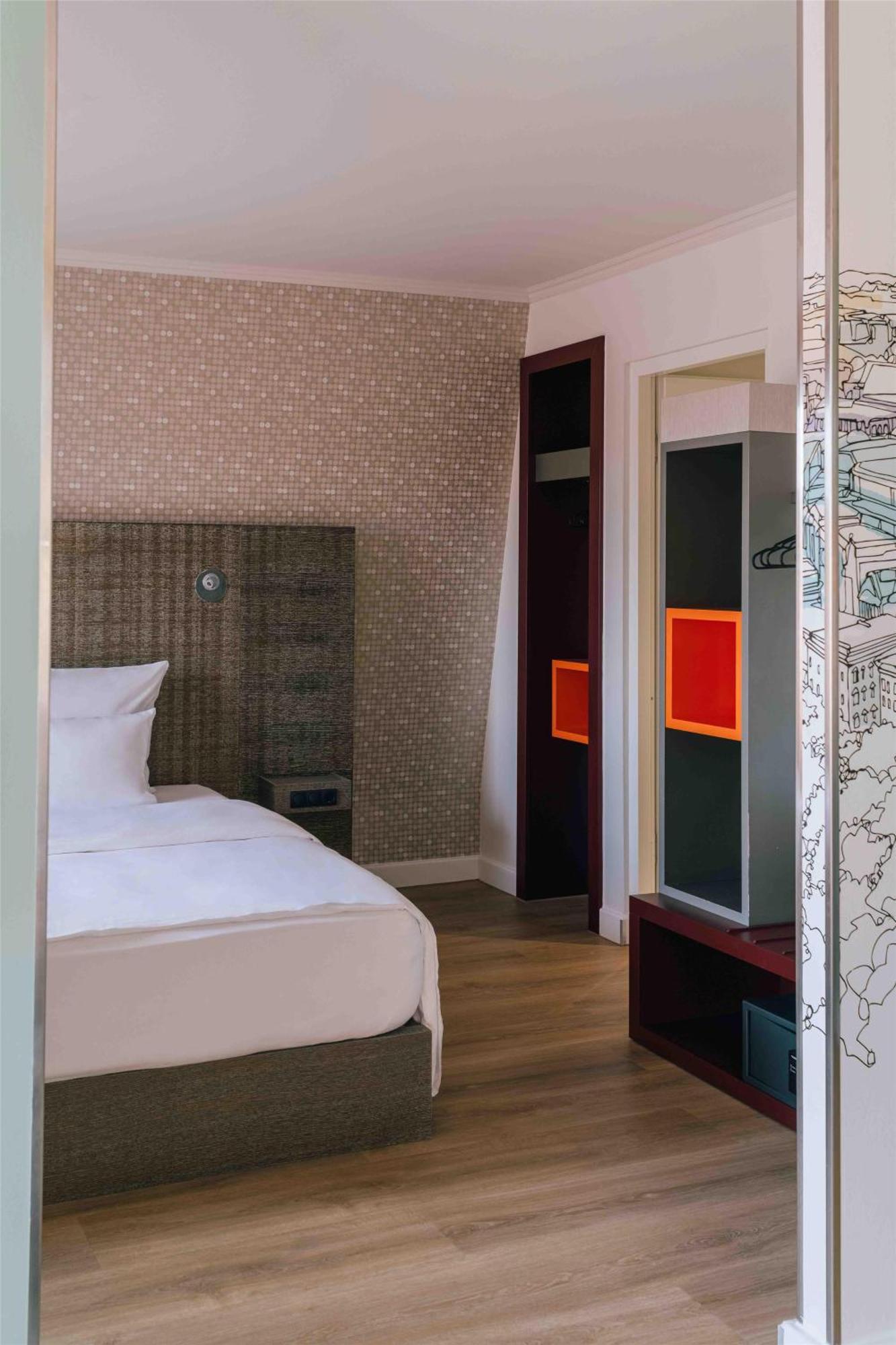 Pentahotel Hotel